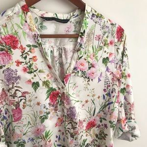 🍋Sale! 2 for 20🍋 ZARA Floral Silky Blouse - M